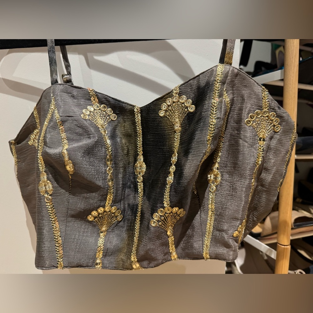 HoliCHIC crop top (chili) Sz S 100% silk